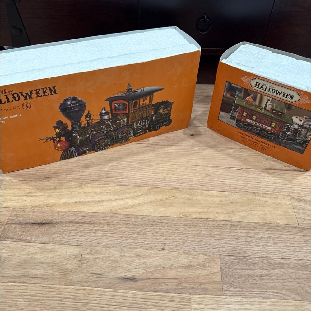 Dept 56 Halloween haunted rails engine and caboose Train